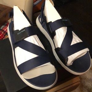 ZERØGRAND EXPLORE SANDAL size 13